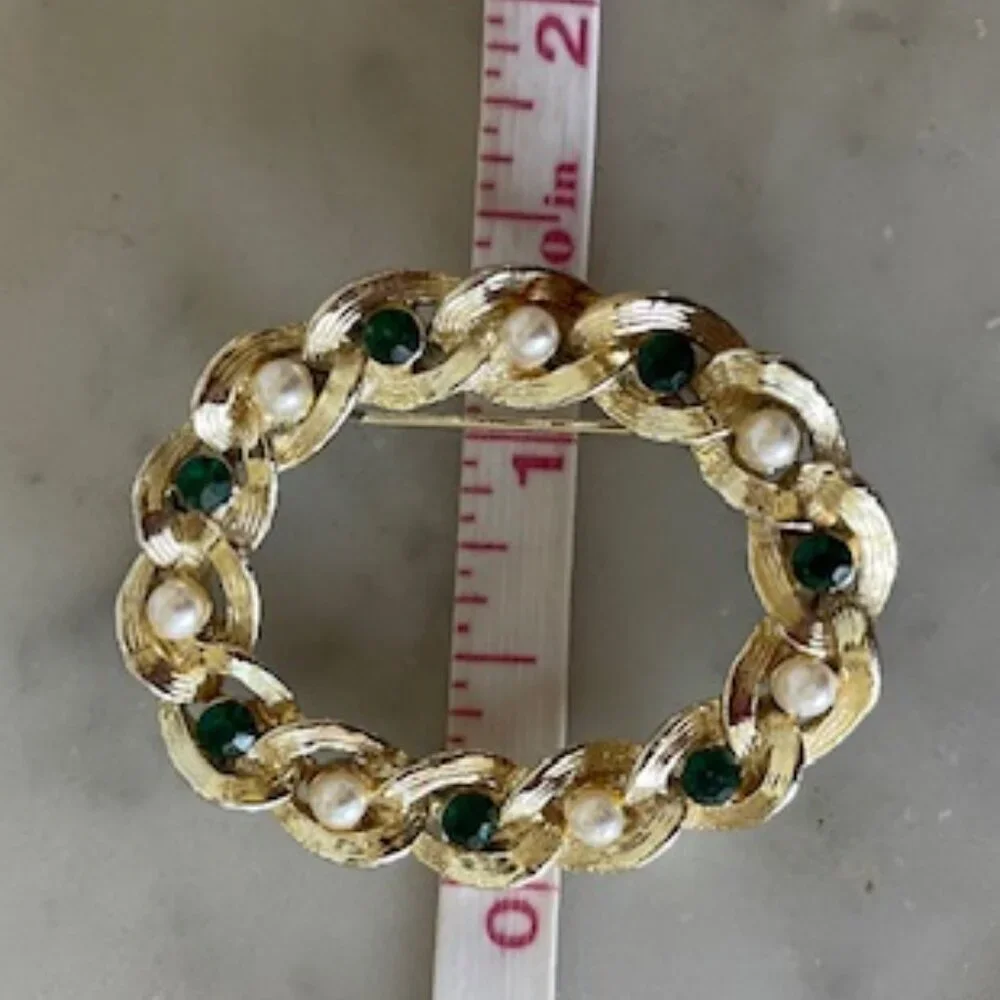 GERRY'S Vintage Gold Tone Pearl Emerald Rhinestone Oval Brooch Pin